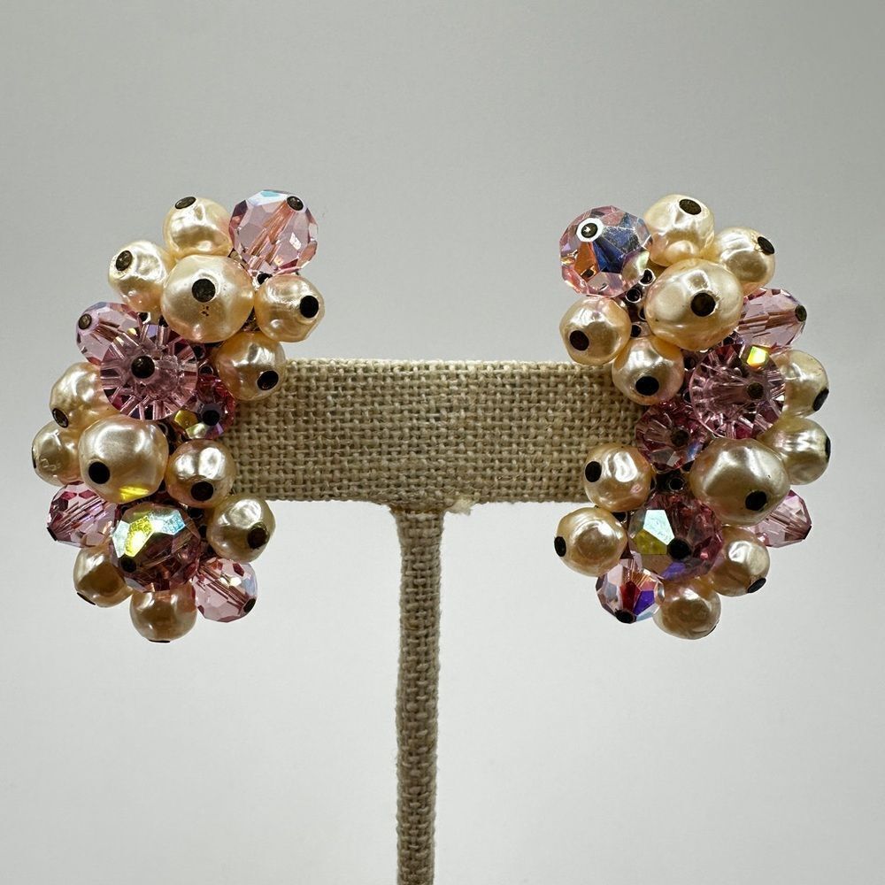 Vintage Laguna Pink‎ Aurora Borealis crystal and Faux Pearl clip on earrings!